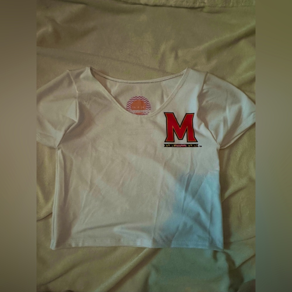 University of Maryland: M white fitted tee ONE SIZE FITS ALL